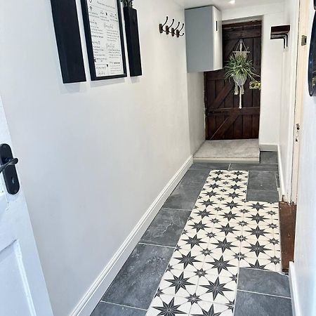 Cosy Stylish Studio Apartment Trowbridge Buitenkant foto