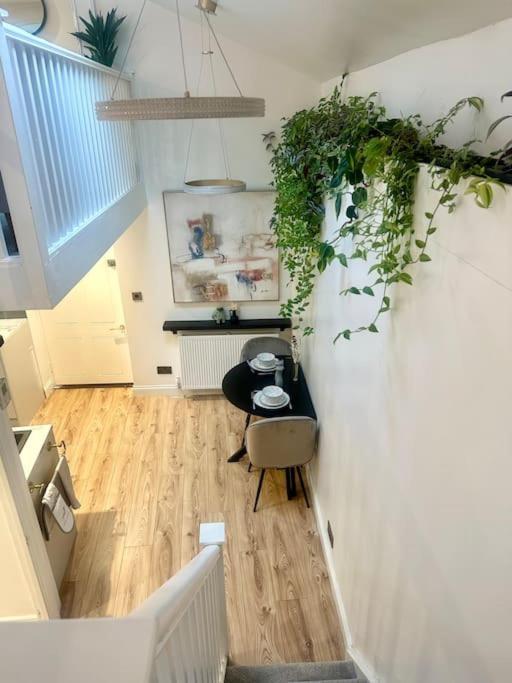 Cosy Stylish Studio Apartment Trowbridge Buitenkant foto