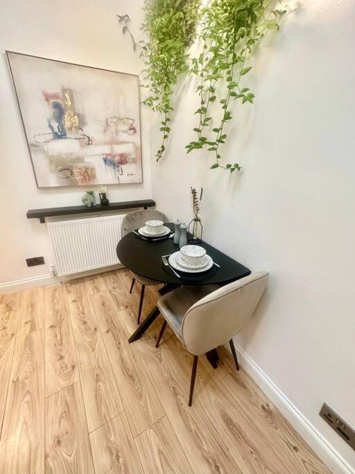Cosy Stylish Studio Apartment Trowbridge Buitenkant foto