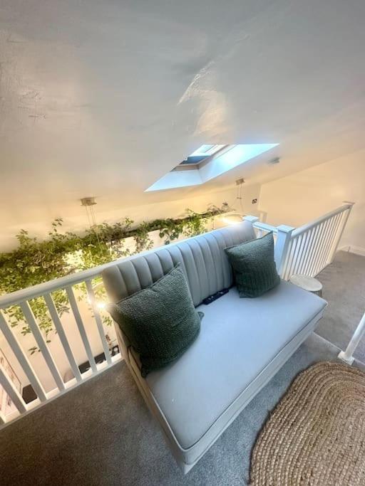 Cosy Stylish Studio Apartment Trowbridge Buitenkant foto